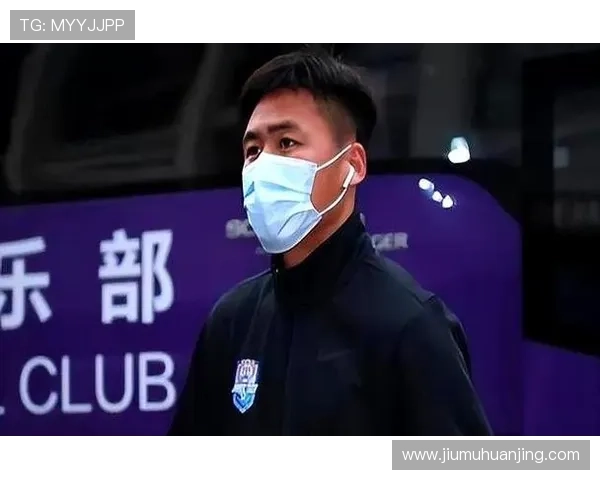 英博官宣李昂加盟四冠国脚中卫